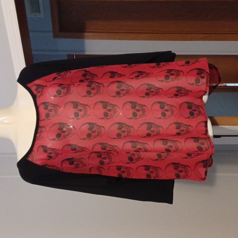 Torrid skull top